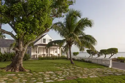 Image de Island Oasis in the heart of Dunmore town
