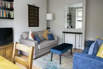 Classic 2 bedroom apartment
