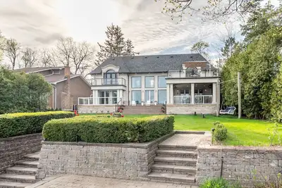 Image de Luxury Lake Simcoe Waterfront Cottage