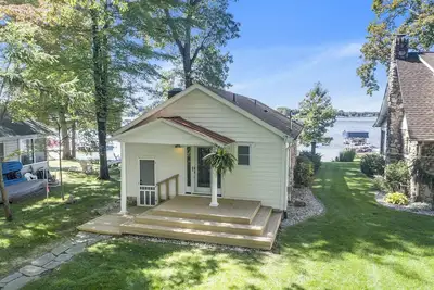 Image de Gun Lake Cottage - Sunset Hq private dock and fire pit