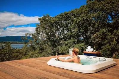 Image de Hilltop Lodges with Hot Tub overlooking Loch Creran and Lismore.