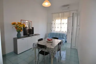 Three-room apartment 50 meters from the sea