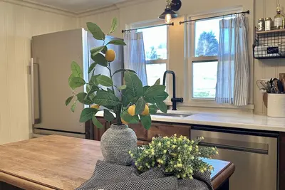 Image de White Little Cottage-Newly renovated-Pets-Family