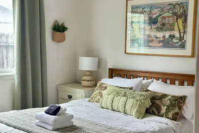 Image de Large kitchen! Quiet Cul-de-sac!