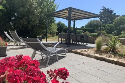 Image de Belle villa Spa son parc au calme à 10 minutes à pied de la côte de granit rose