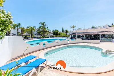 Image de #088 T2 São Rafael 64b by Home Holidays