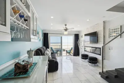 Image de Exclusive Oceanfront Property