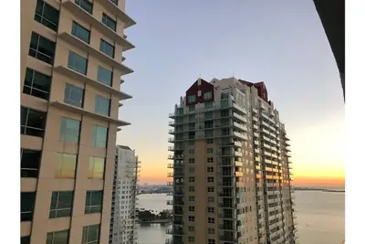 Image de Brickell living! Ocean view, pool, dinning & shops