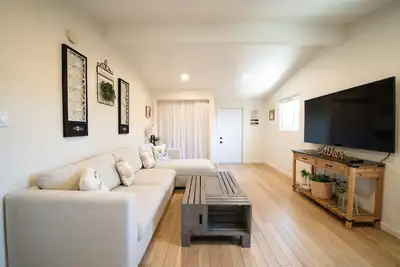 Image de Charming Modern Retreat near Disney & Knot Berry