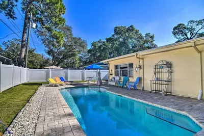 Image de Paradise Found-Heated Pool-Hot Tub-Gulf Beach-Ev charger-Quiet Home away fr Home