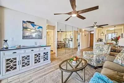 Image de Ocean Views | Beachfront | 2 Br with Pool