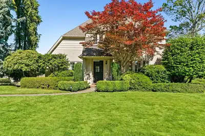 Image de Perfect Home Base for University of Oregon Events or Visits!