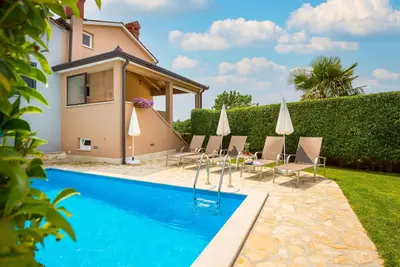 Image de Maison de vacances privée avec Wifi, piscine privée, climatisation, Tv, terrasse, parking