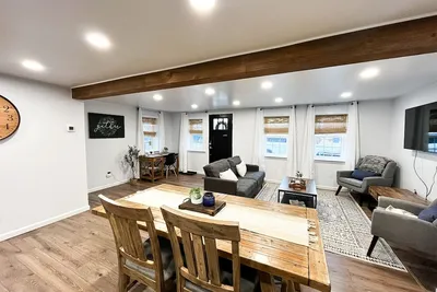 Image de Newly Remodeled 3 Bedroom Home