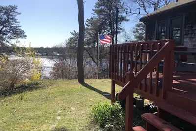 Image de Idyllic 3br classic Cape Cottage in a beautiful waterfront setting, with sunsets