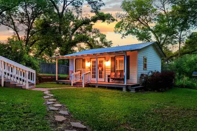 Image de New - Adorable Cottage w/ Full Kitchen/ Free Tandem Bike