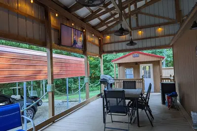 Image de Unique, Cabin Style Cottage, Nestled in the Woods by Kentucky Lake.