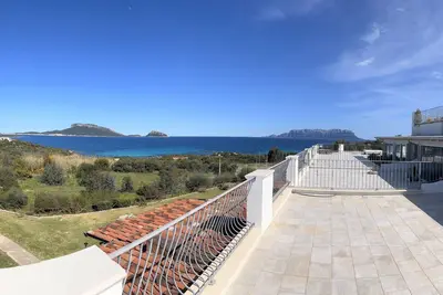 Image de Luxury sea view property, 4-min walk to beach