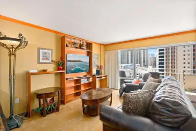 Image de Idyllic island gem with pool, beach access, high-speed WiFi & central Ac