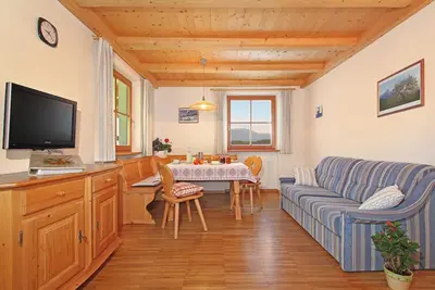 Image de Appartement 'Niglutsch - Kastelruth' avec vue sur les montagnes, balcon et Wi-Fi.