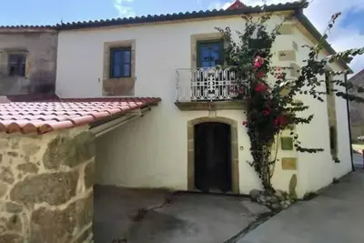 Image de Casa das Peritas. Tradicional house with spacious spaces filled with comfort.