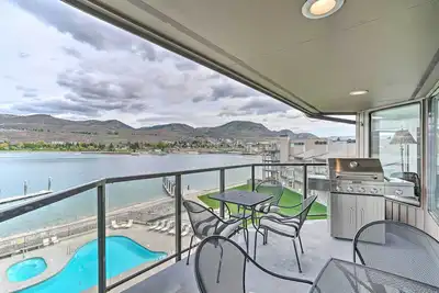 Image de Beautiful Condo w/ Balcony on Lake Chelan!