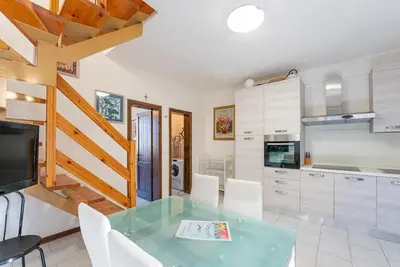 Image de Large Four-Room Apartment For Rent On Two Levels - In Lido Estensi - With Terrace