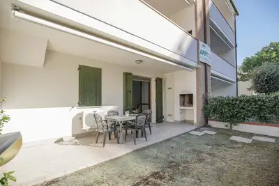 Image de Sea view home with patio with barbecue, private garden and parking space