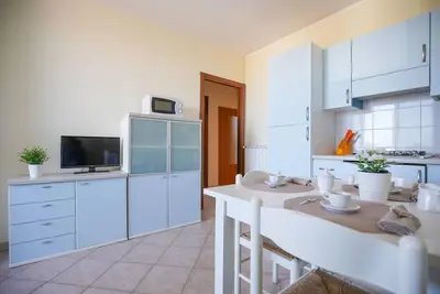 Image de Sea view home with patio with barbecue, private garden and parking space
