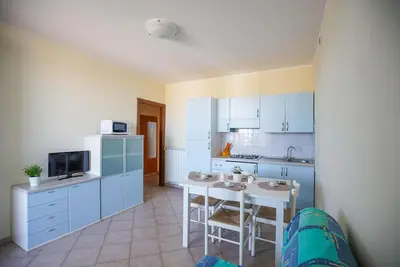 Image de Residence in residence on the seafront with terrace with barbecue and private garden with parking space.