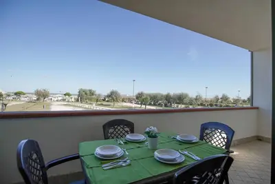 Image de Residence in residence on the seafront with terrace with barbecue and private garden with parking space.