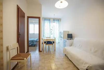 Image de Two-Room Apartment For Rent - Lido Degli Estensi - Near The Center In A Quiet Area And With Parking Space
