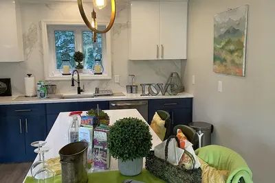 Image de Towpath Weekend Retreat along river