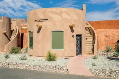 Image de Luxury Glamping Experience with Hot Tub and Firepit