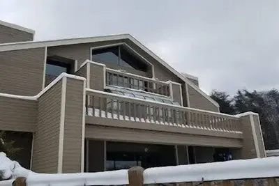 Image de Large condo in the Poconos.