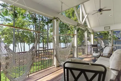 Image de Boat Available - Best Location - Waterfront Getaway on Lake Oconee Sleeps 10-12
