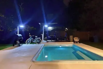 Image de 3 Bedroom Home, 7 min from Beach, 12 min downtown