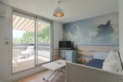 Image de Joli T2 Cabine 5 Couchages Renove Avec Piscine La Grande Motte | Petite Motte