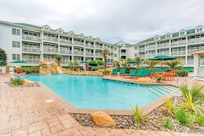 Image de 2 Queen Studio with Kitchenette - Across Street from Beach
