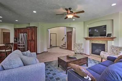 Image de Spacious Omaha Home w/ Expansive Yard + Patio