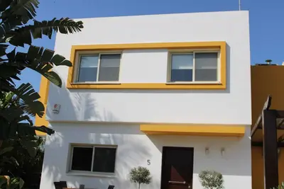 Image de Immaculate 3-Bed House in Pentakomo