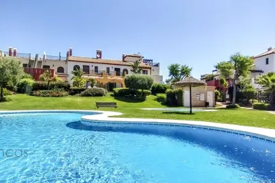 Image de 3 Bed Townhouse Sleeps 6 - Pool, Terrace, Views