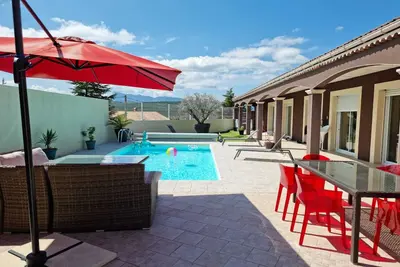 Image de Rare! 2 piscines privées