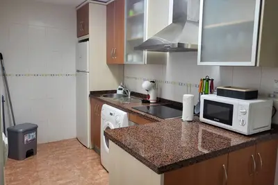 Image de ¡bajo con Terraza y Patio Cerca de la Playa y de la Piscina Comunitaria!