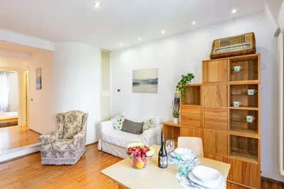 Image de Solferino Bridge Bright & Cozy Apt