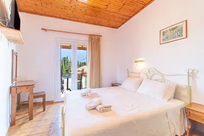 Image de Studios Korina avec vue sur la mer, climatisation et Wi-Fi.