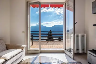 Image de Appartement avec vue imprenable et balcon
