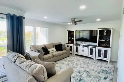 Image de 1 chambre sur le terrain de golf - courte promenade dans notre plage privée!