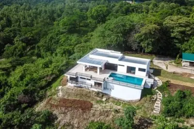 Image de Stunning 3 bedroom modern Villa in the jungle
