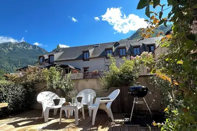 Image de T3 6/8 pers avec grande terrasse, piscine, wifi, parking à Vignec / Saint-Lary
